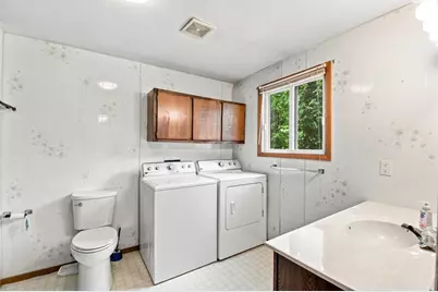 2380 Riverview Drive, Green Bay, WI 54313 - Photo 11