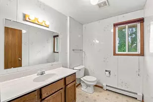 2380 Riverview Dr, Green Bay, WI 54313 - Photo 17