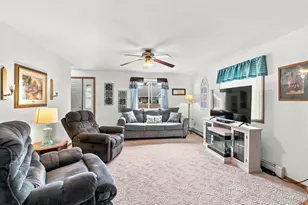 2380 Riverview Dr, Green Bay, WI 54313 - Photo 3