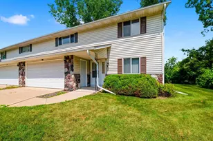 2380 Riverview Dr, Green Bay, WI 54313 - Photo 3