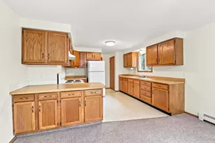 2380 Riverview Dr, Green Bay, WI 54313 - Photo 9