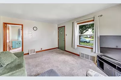 1947 Farlin Avenue, Green Bay, WI 54302 - Photo 3