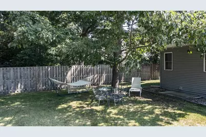 820 Woodland Circle, Waupaca, WI 54981 - Photo 7