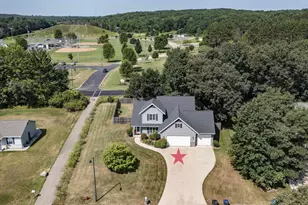 820 Woodland Cir, Waupaca, WI 54981 - Photo 3
