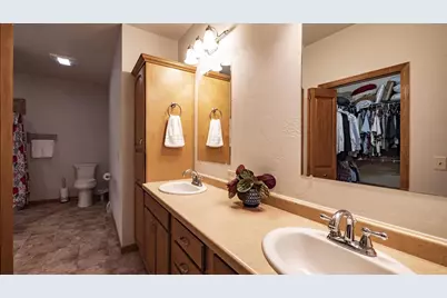 820 Woodland Circle, Waupaca, WI 54981 - Photo 17