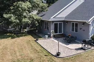 820 Woodland Cir, Waupaca, WI 54981 - Photo 5