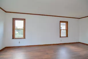 1076 Mayer St, Menasha, WI 54952 - Photo 9