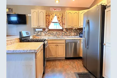 812 Mt Vernon Street, Oshkosh, WI 54901 - Photo 3