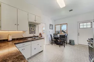 113 W 4th St, Kaukauna, WI 54130 - Photo 9
