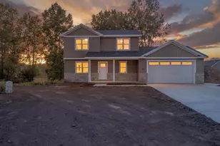 1631 Emerson Ct, Green Bay, WI 54313 - Photo 1
