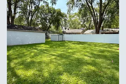 521 Cottage Grove Avenue, Green Bay, WI 54304 - Photo 3