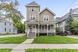 685 Franklin St, Oshkosh, WI 54901 - Photo 1