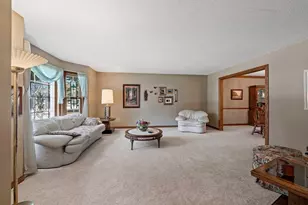 2495 Shady Oak Dr, Green Bay, WI 54304 - Photo 3
