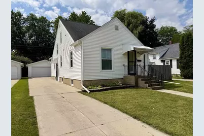 352 E 11th Street, Fond du Lac, WI 54935 - Photo 1