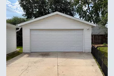 352 E 11th Street, Fond du Lac, WI 54935 - Photo 3