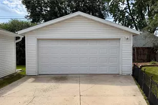 352 E 11th St, Fond du Lac, WI 54935 - Photo 3
