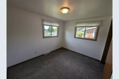 1640 S Westhaven Drive, Oshkosh, WI 54904 - Photo 19