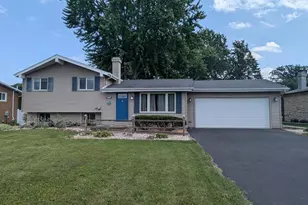 1640 S Westhaven Dr, Oshkosh, WI 54904 - Photo 1
