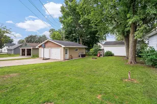 1010 S Pearl St, New London, WI 54961 - Photo 7