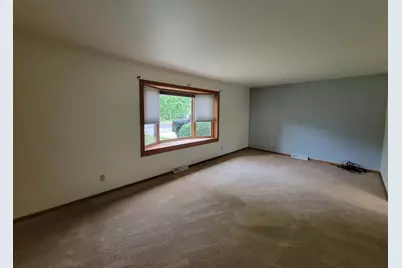1004 Honey Creek Road, Oshkosh, WI 54904 - Photo 3
