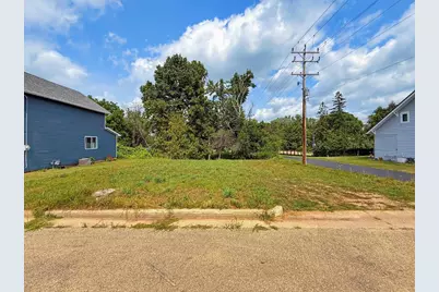 305 E Armstrong Street, Gillett, WI 54124 - Photo 1