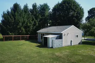 422 High St, Wild Rose, WI 54984 - Photo 17