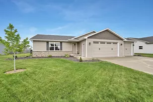 1449 Mase Dr, Kaukauna, WI 54130 - Photo 3