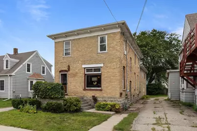303 E Parkway Avenue, Oshkosh, WI 54901 - Photo 5