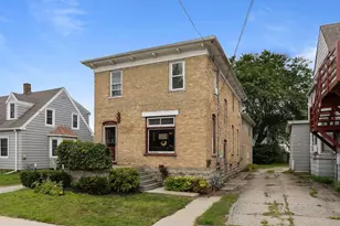 303 E Parkway Ave, Oshkosh, WI 54901 - Photo 5