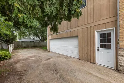 303 E Parkway Avenue, Oshkosh, WI 54901 - Photo 7