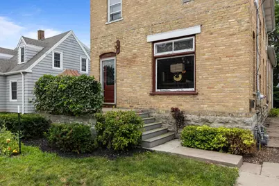303 E Parkway Avenue, Oshkosh, WI 54901 - Photo 3