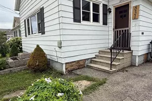 831 Winnebago Ave, Oshkosh, WI 54901 - Photo 1