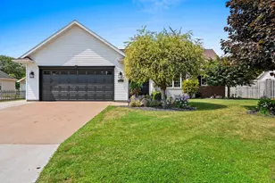 1220 Stillmeadow Ln, Menasha, WI 54952 - Photo 1