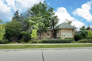 628 W Irving Ave, Oshkosh, WI 54901 - Photo 29