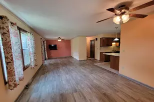 105 Tamarack Cir, Hartford, WI 53027 - Photo 9