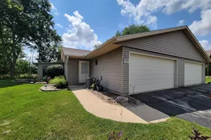 105 Tamarack Cir, Hartford, WI 53027 - Photo 1