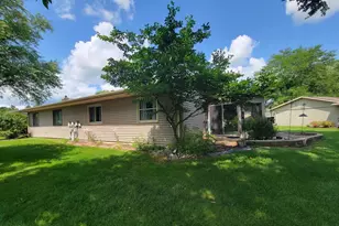105 Tamarack Cir, Hartford, WI 53027 - Photo 31