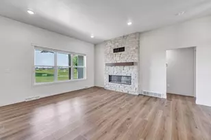2157 Fox Pt Cir, De Pere, WI 54115 - Photo 5