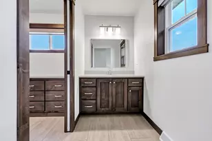 2157 Fox Pt Cir, De Pere, WI 54115 - Photo 25