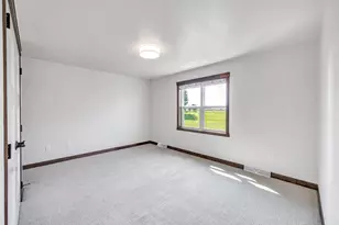2157 Fox Pt Cir, De Pere, WI 54115 - Photo 21