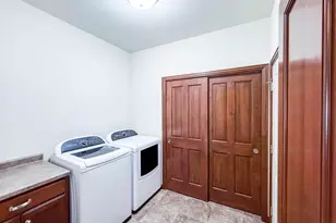1636 Oak Hollow Ln, Neenah, WI 54956 - Photo 19
