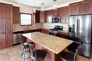 1636 Oak Hollow Ln, Neenah, WI 54956 - Photo 9