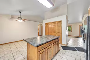 3533 Leeds Castle Dr, Green Bay, WI 54313 - Photo 7