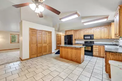 3533 Leeds Castle Drive, Green Bay, WI 54313 - Photo 5
