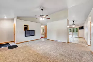 3533 Leeds Castle Dr, Green Bay, WI 54313 - Photo 9