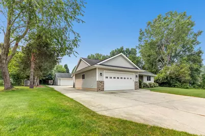 3533 Leeds Castle Drive, Green Bay, WI 54313 - Photo 3