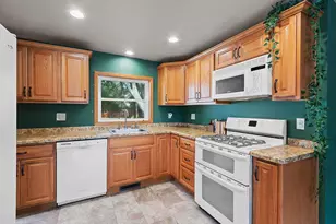 2532 Libal St, Green Bay, WI 54301 - Photo 9