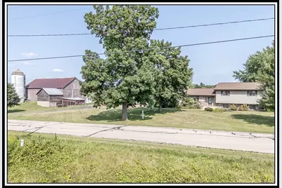 N3212 Bean City Road, New London, WI 54961 - Photo 1