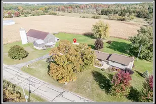 N3212 Bean City Rd, New London, WI 54961 - Photo 1