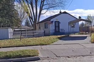 921 Raton Ct, Manitowoc, WI 54220 - Photo 1